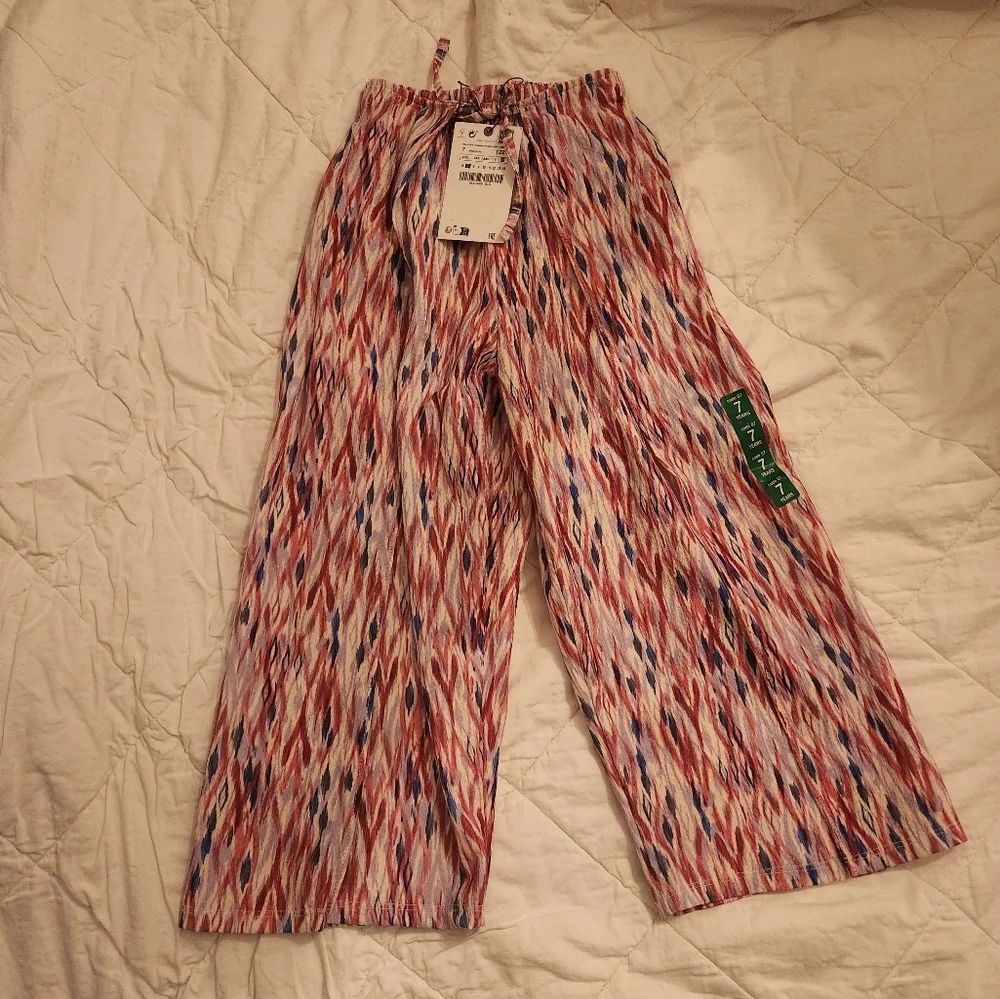3 pieces size 6-7 2 Zara pants and art class dress